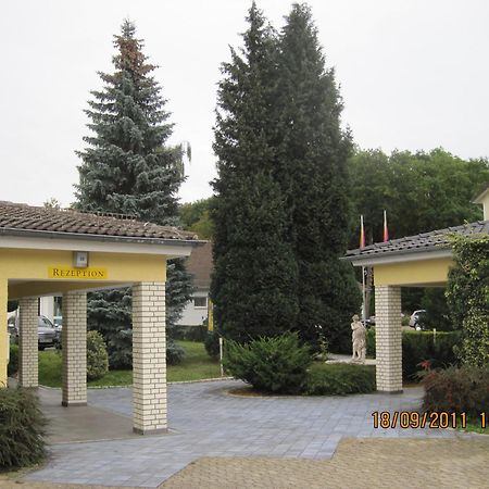 Hotel Merkur Garni Sarstedt Εξωτερικό φωτογραφία
