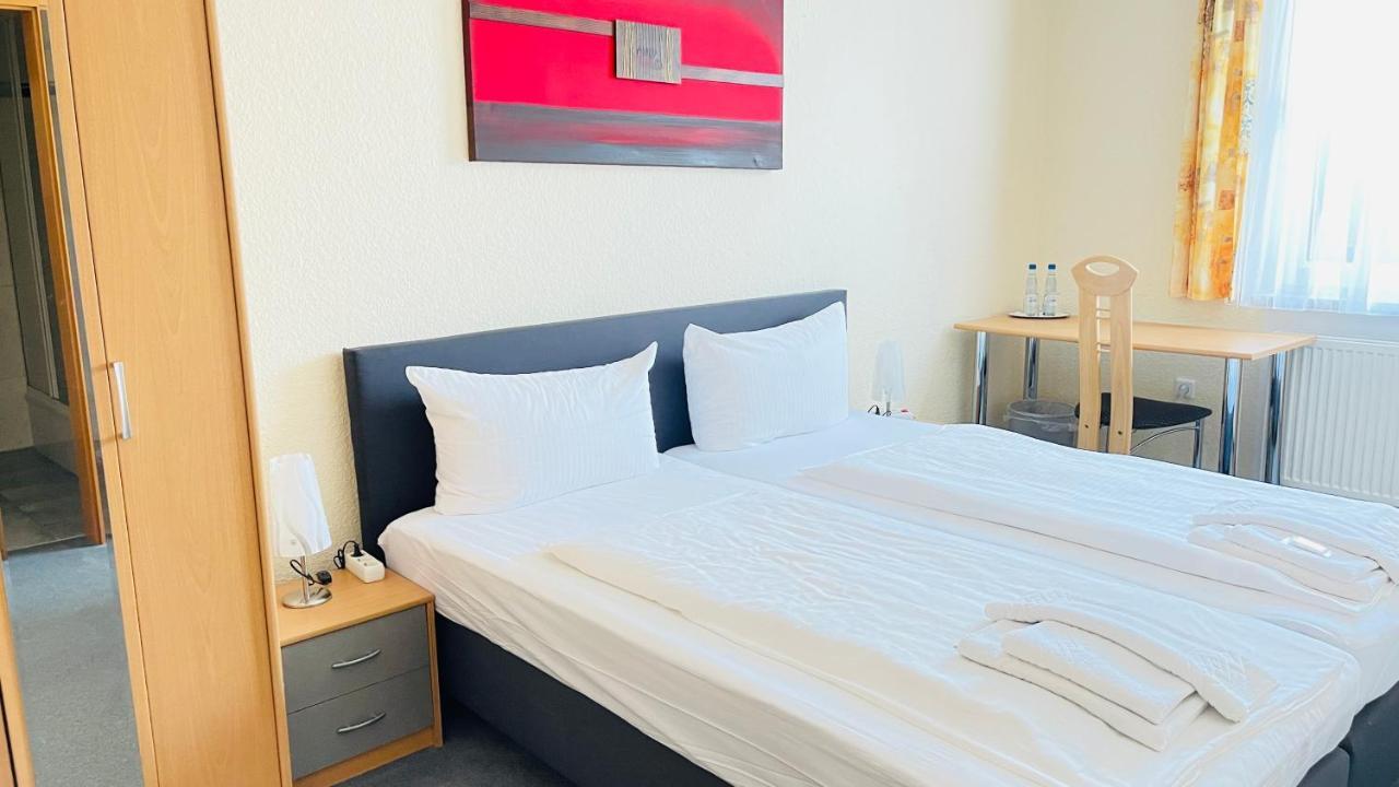 Hotel Merkur Garni Sarstedt Εξωτερικό φωτογραφία